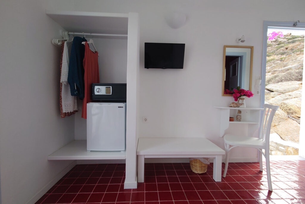 Ios Hotels